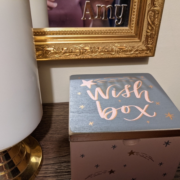 Meet your posher, Amy - Picture 5 of 6